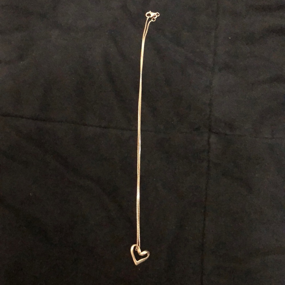 Silver Heart Nexklace - Picture 2 of 2